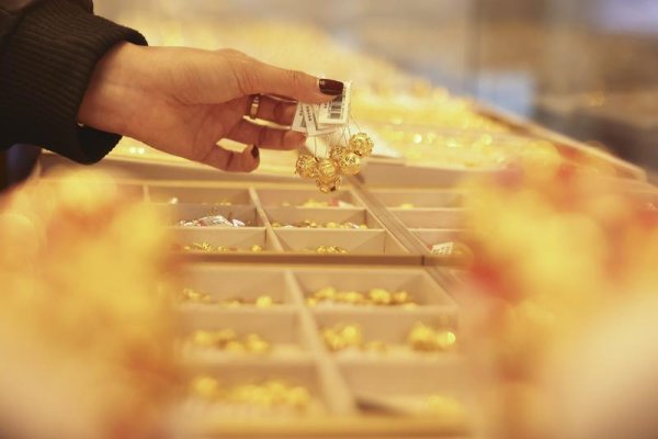 股票配资服务门户导航 金银比翼同比飞！美联储降息预期、避险加投资需求引发新一轮贵金属狂潮？